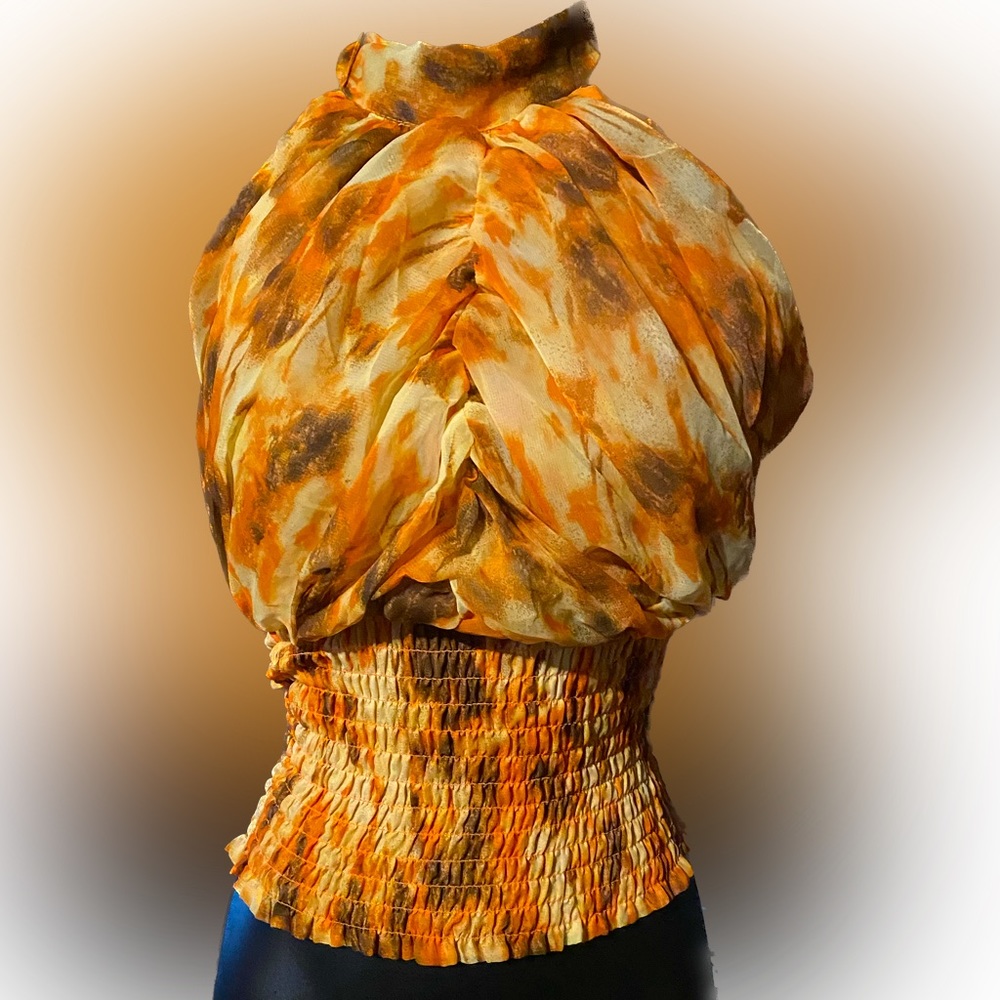 Blue Loop Multi-colored Halter Neck Crop Top Sleeveless Backless Shirt. (NWT)